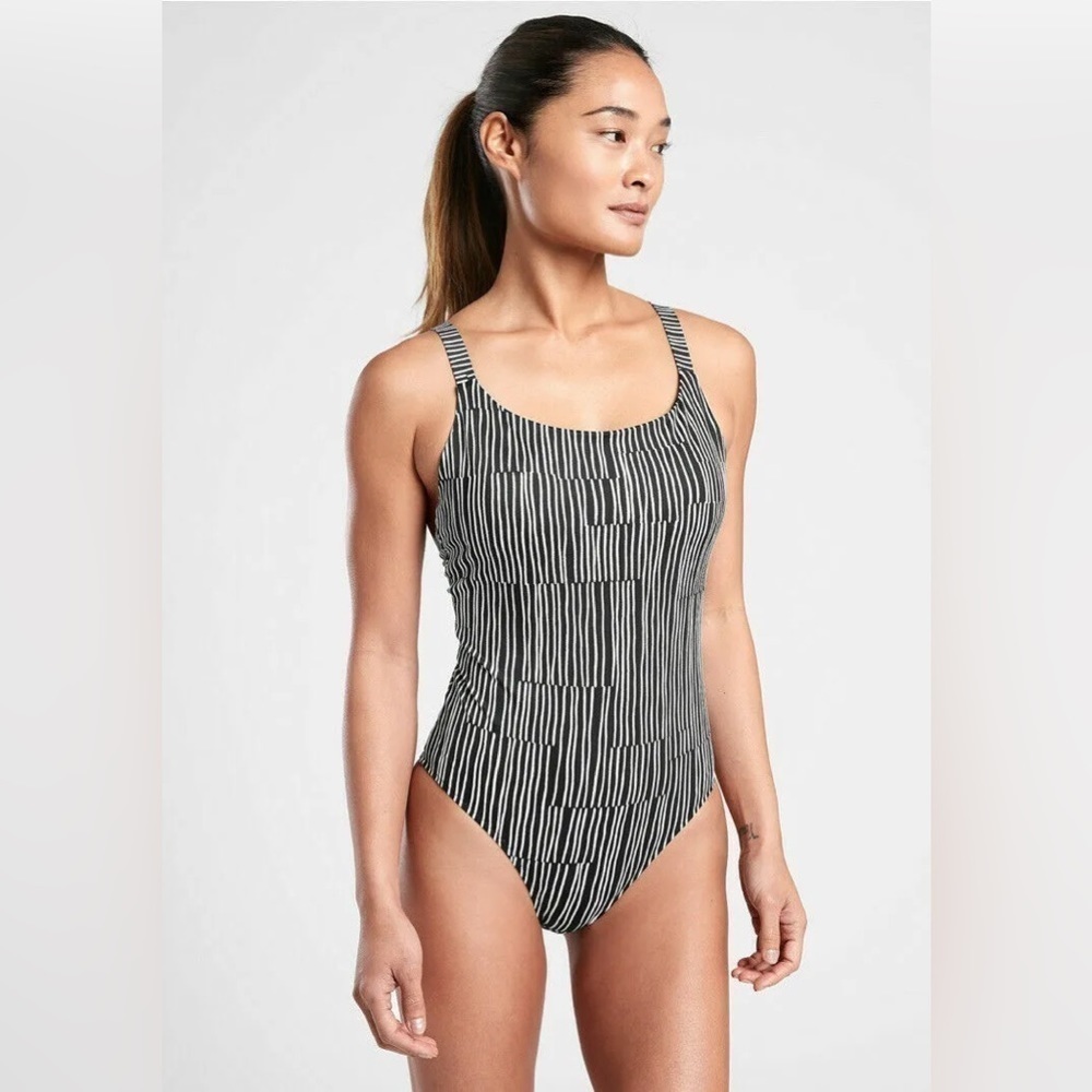 NWT! Athleta Hermosa Printed One Piece Swimsuit - Size Medium 🧜‍♀️